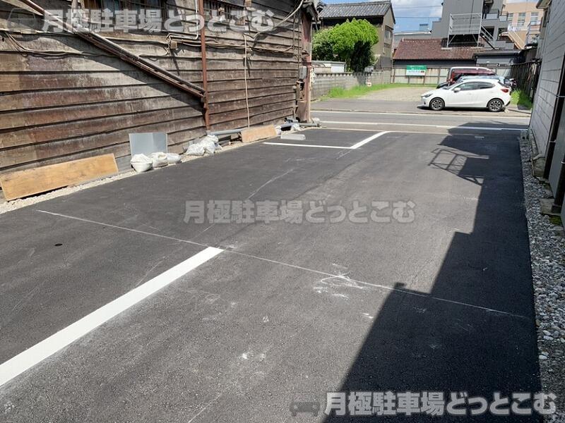 一宮市栄1丁目3-17の月極駐車場2