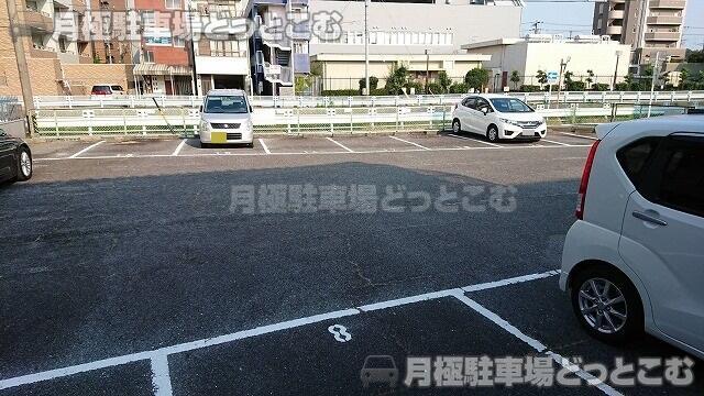 名古屋市昭和区南分町6丁目11-1の月極駐車場3