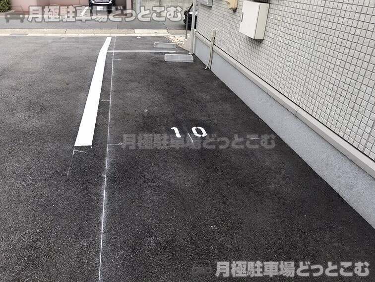 名古屋市名東区猪子石原1丁目404-1の月極駐車場3