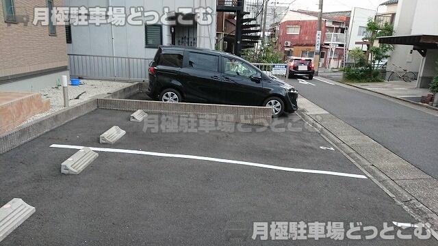 名古屋市千種区振甫町1丁目2の月極駐車場2