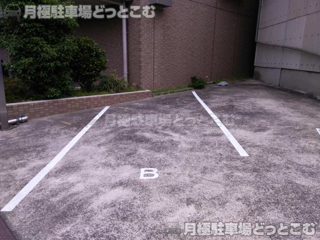 名古屋市中村区佐古前町1415-2の月極駐車場3