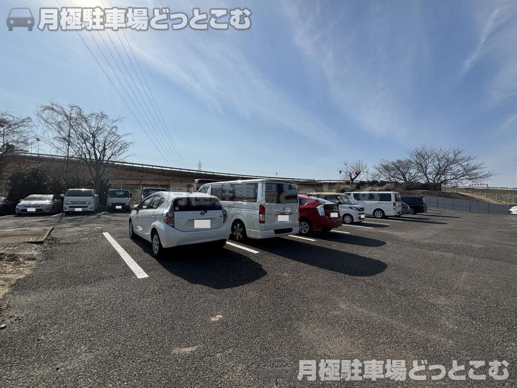名古屋市中川区富田町大字前田字海用1番1の月極駐車場4