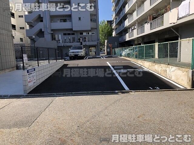 名古屋市千種区古出来3丁目211の月極駐車場1