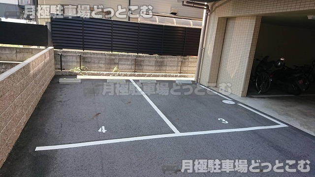 名古屋市瑞穂区洲雲町2丁目18-1の月極駐車場3