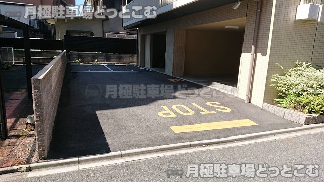 名古屋市瑞穂区洲雲町2丁目18-1の月極駐車場3