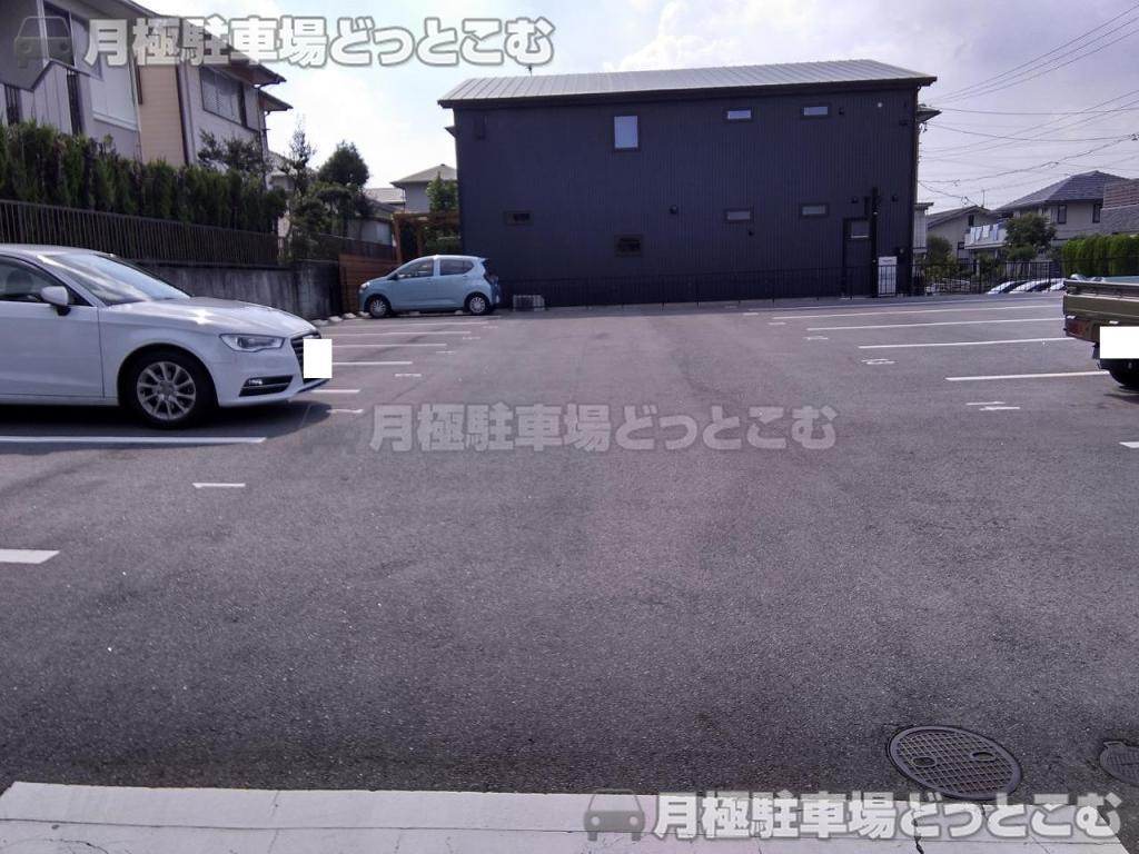 名古屋市名東区勢子坊2丁目1112の月極駐車場1