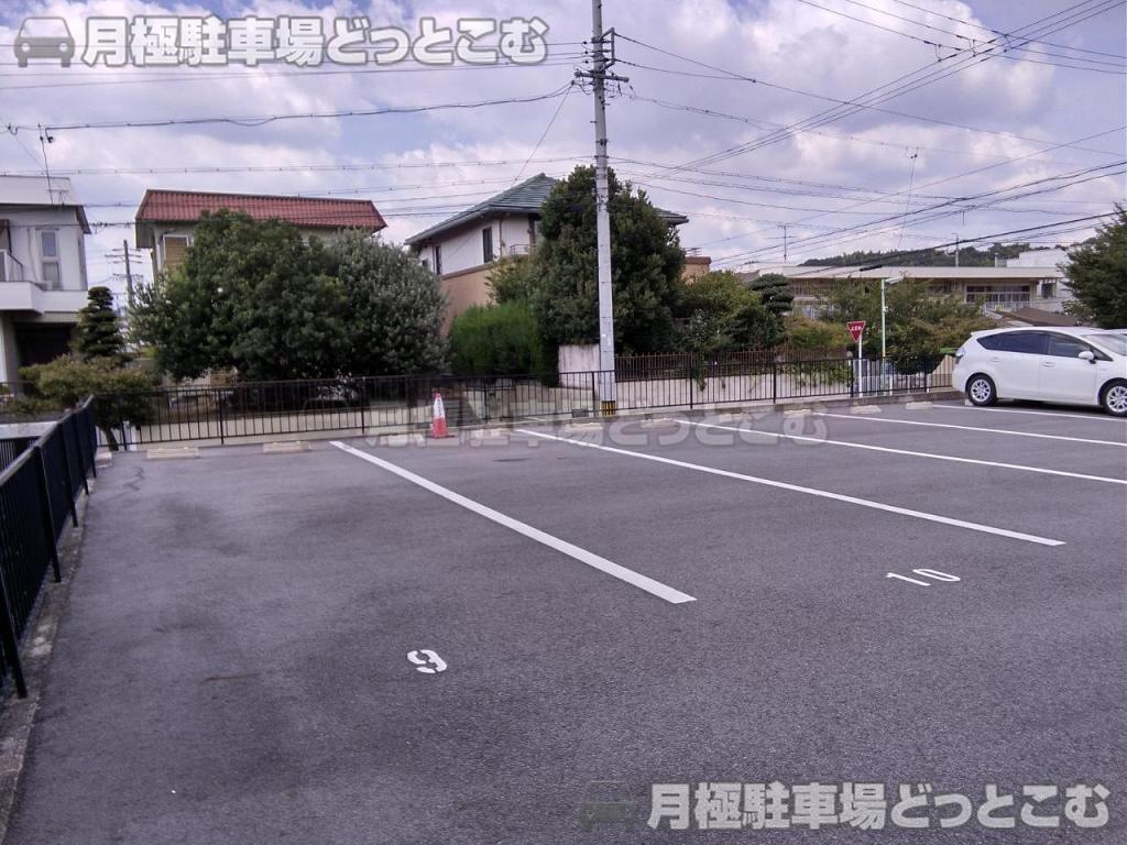 名古屋市名東区勢子坊2丁目1112の月極駐車場8