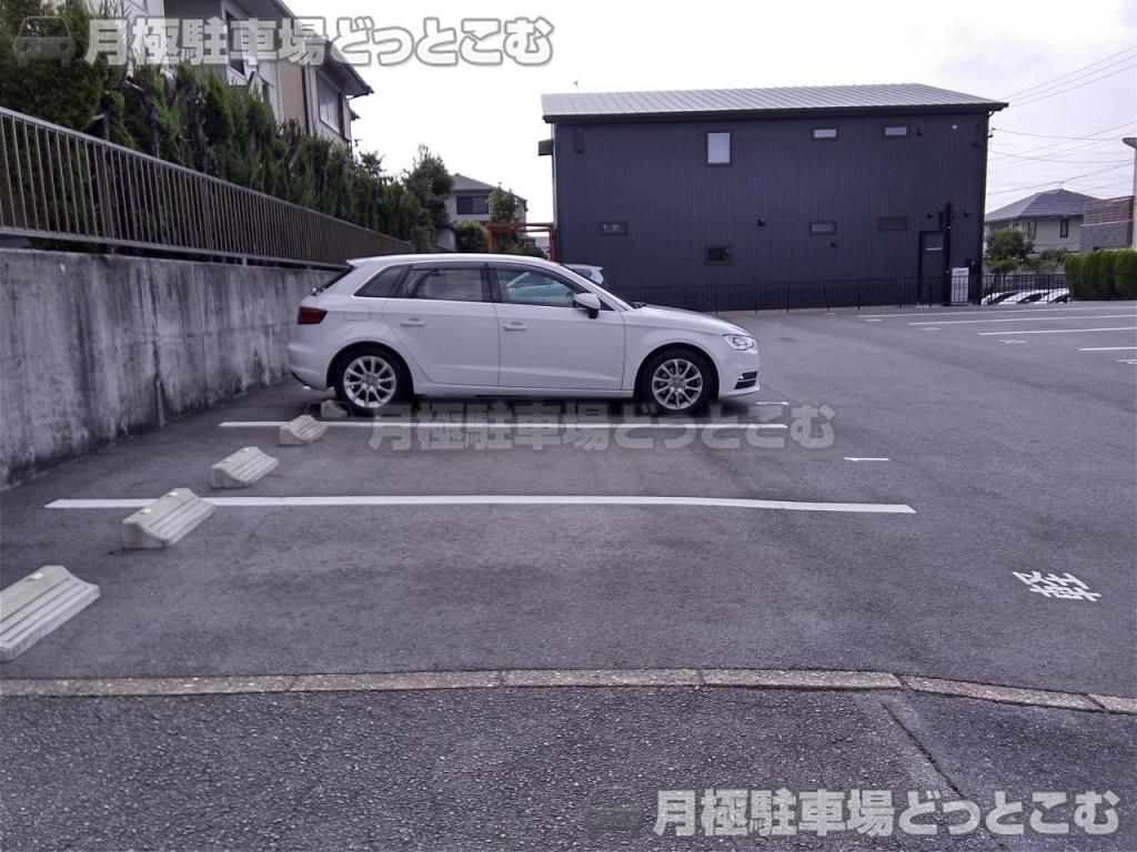 名古屋市名東区勢子坊2丁目1112の月極駐車場4