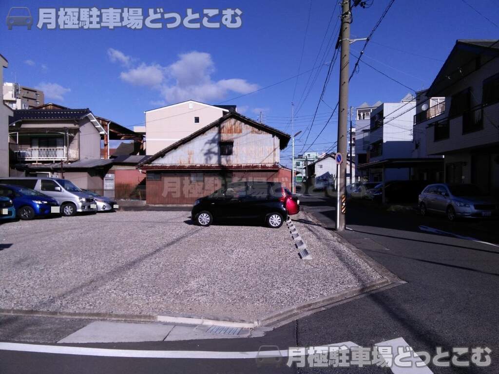 名古屋市西区栄生3丁目1101の月極駐車場1