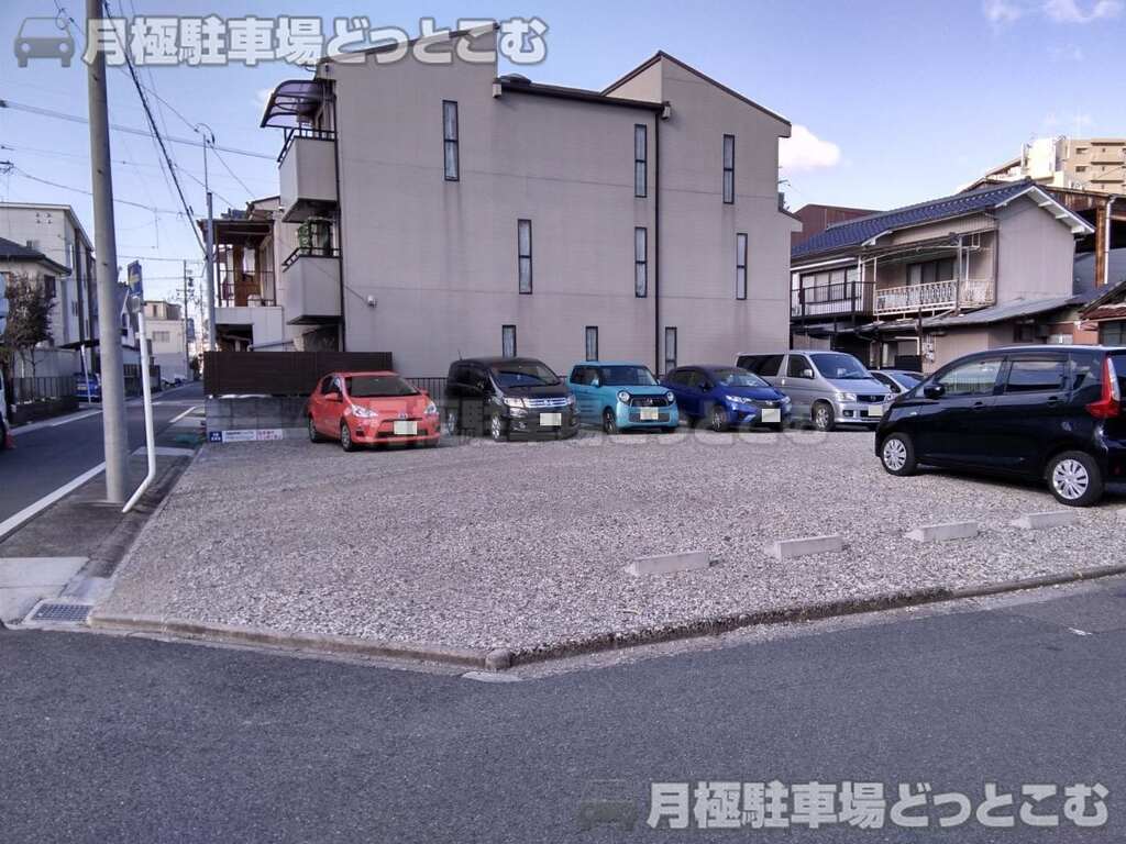 名古屋市西区栄生3丁目1101の月極駐車場2