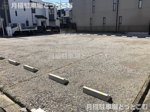 名古屋市西区栄生3丁目1101の月極駐車場3