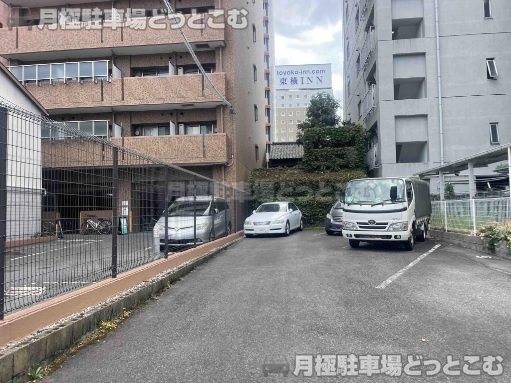 名古屋市中村区名駅南1丁目1011、1012の月極駐車場4