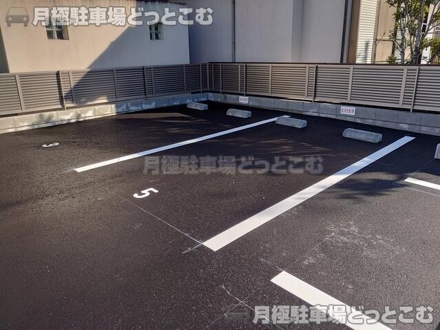 名古屋市昭和区元宮町3丁目76-2の月極駐車場3