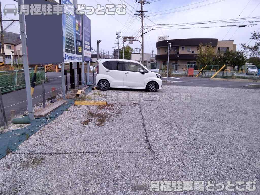 海部郡蟹江町宝2-21、22、23の月極駐車場3