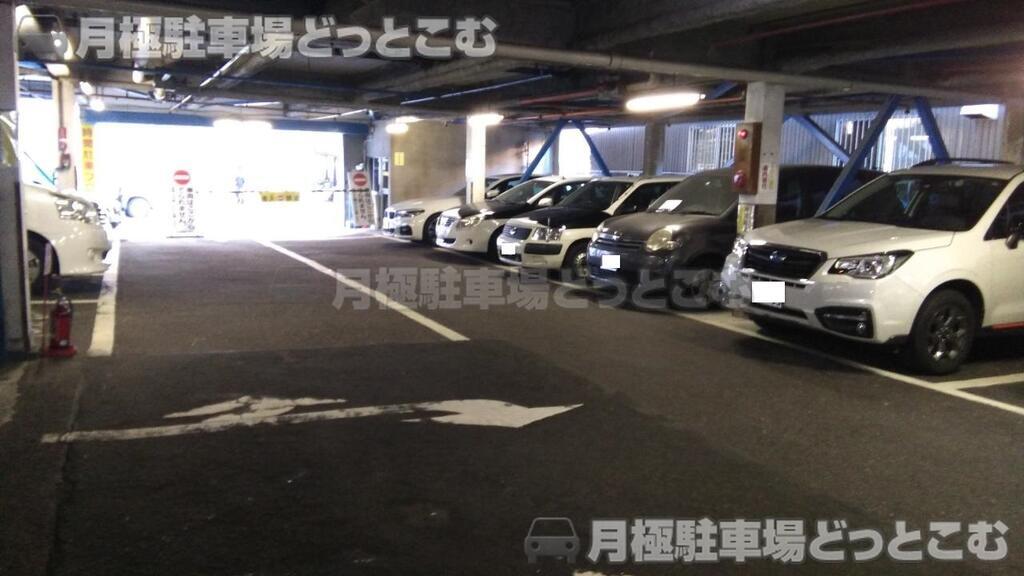 名古屋市東区東桜2丁目15の月極駐車場2