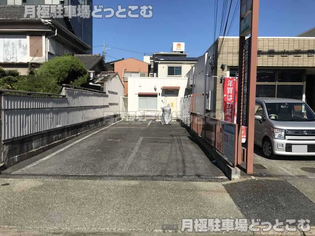 名古屋市中川区山王三丁目905-2の月極駐車場1