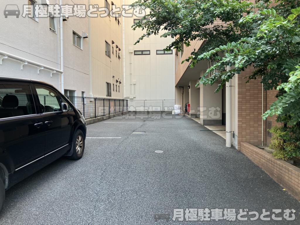 名古屋市中区千代田3丁目の月極駐車場3