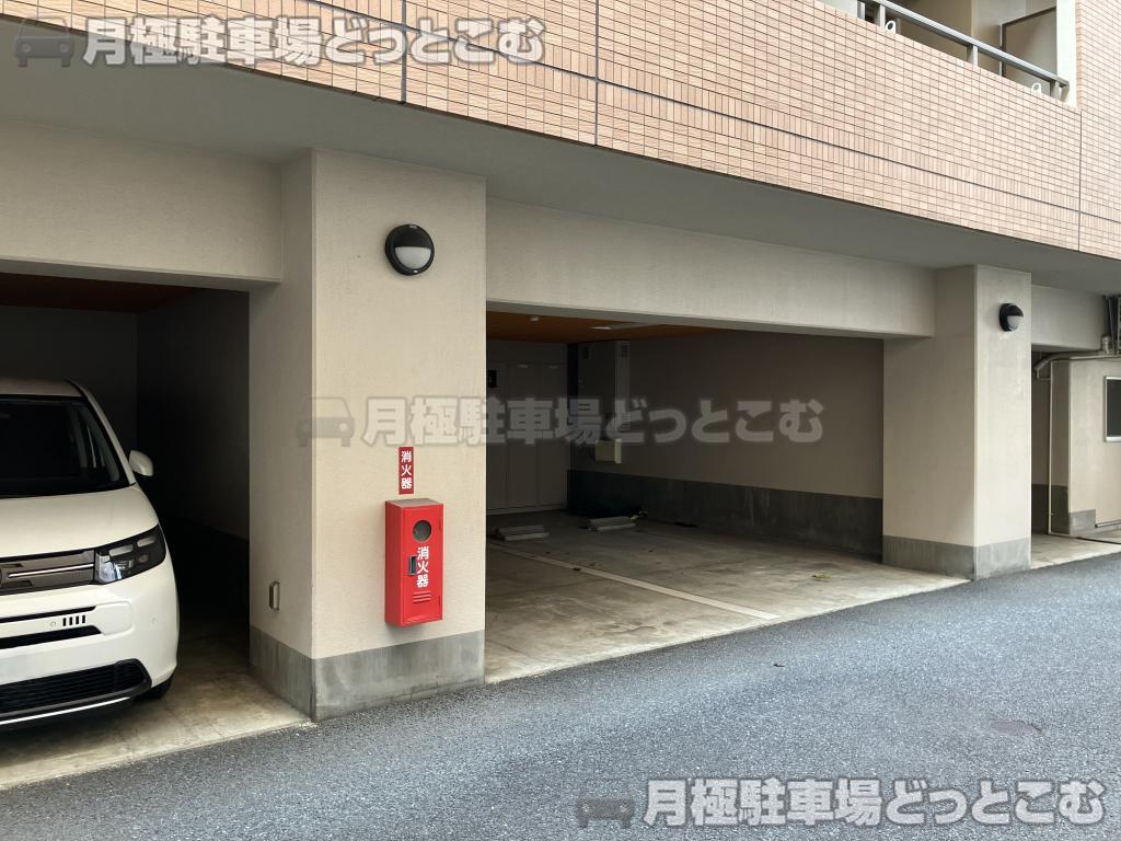 名古屋市中区千代田3丁目の月極駐車場5