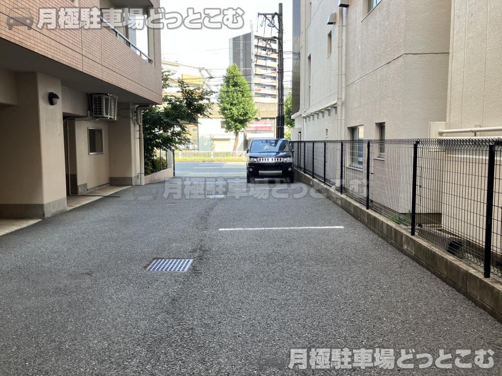 名古屋市中区千代田3丁目の月極駐車場6