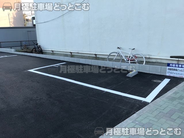 名古屋市西区菊井1-2409の月極駐車場3