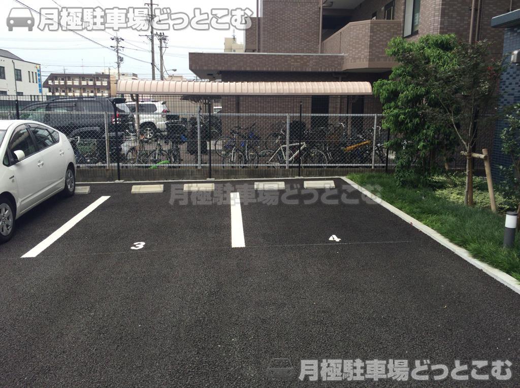 名古屋市中村区本陣通4-11-1の月極駐車場2