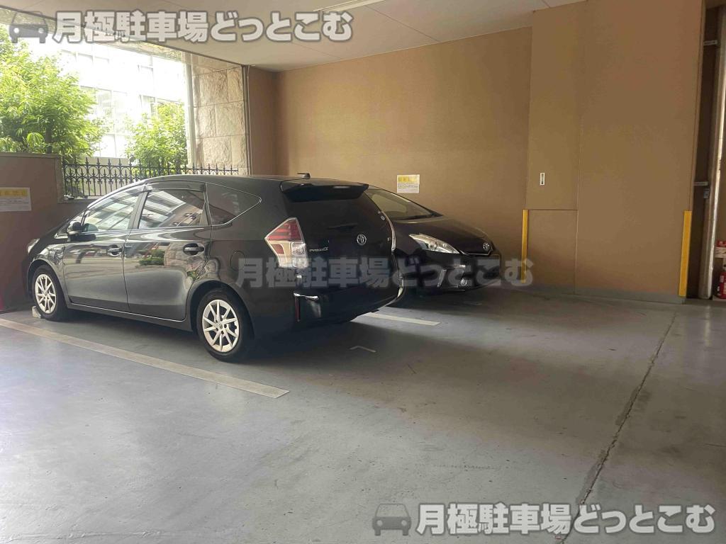 名古屋市中村区名駅南2-11-37の月極駐車場4