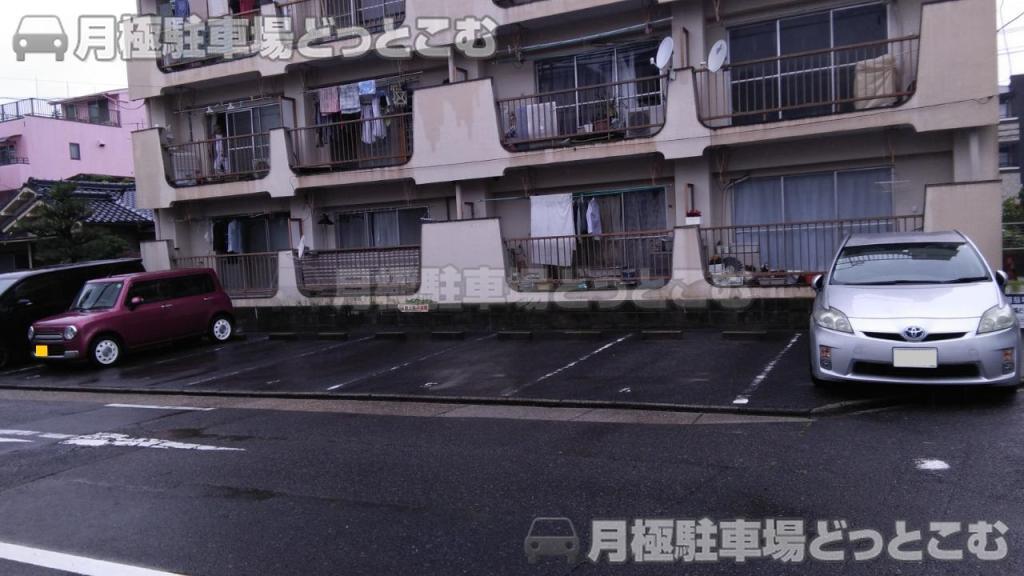 名古屋市千種区上野3-1307の月極駐車場4