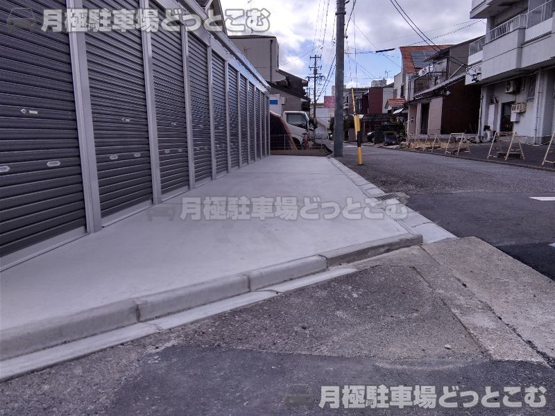 名古屋市南区鳴浜町6丁目1-110の月極駐車場8