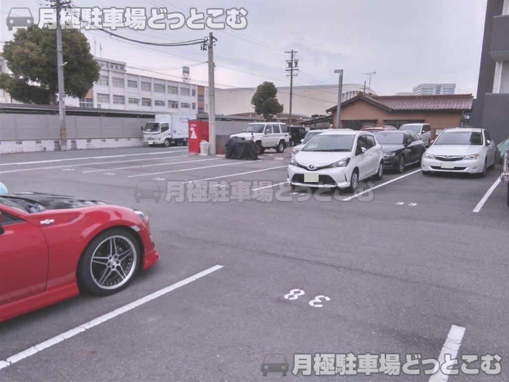 刈谷市矢場町3丁目107番の月極駐車場2