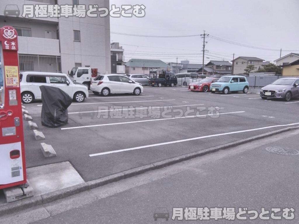 刈谷市矢場町3丁目107番の月極駐車場3