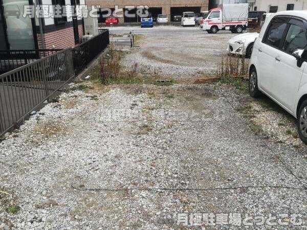 半田市南末広町123-16の月極駐車場2