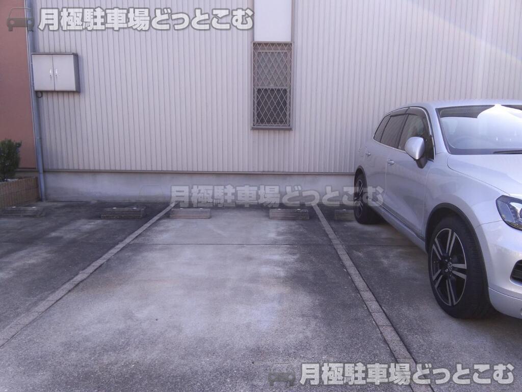 名古屋市西区上名古屋3丁目19ー17 の月極駐車場2