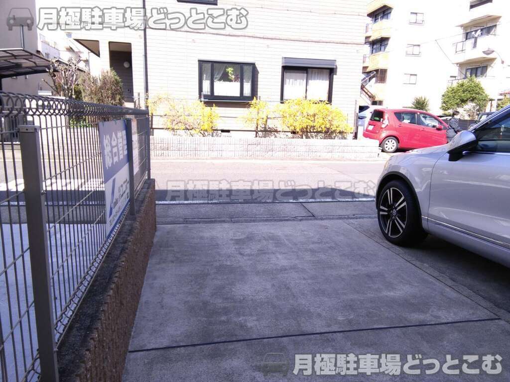 名古屋市西区上名古屋3丁目19ー17 の月極駐車場3