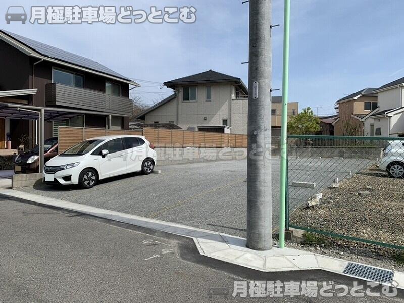 名古屋市緑区鹿山1丁目17-3の月極駐車場3