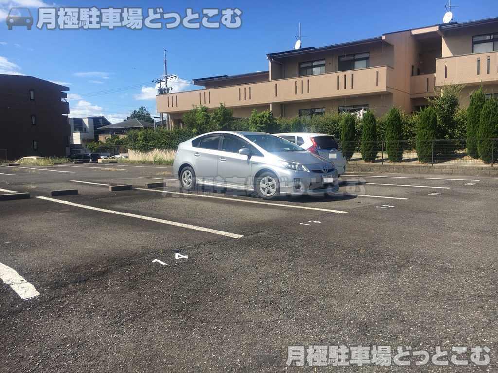 名古屋市名東区社が丘3丁目408-1の月極駐車場2