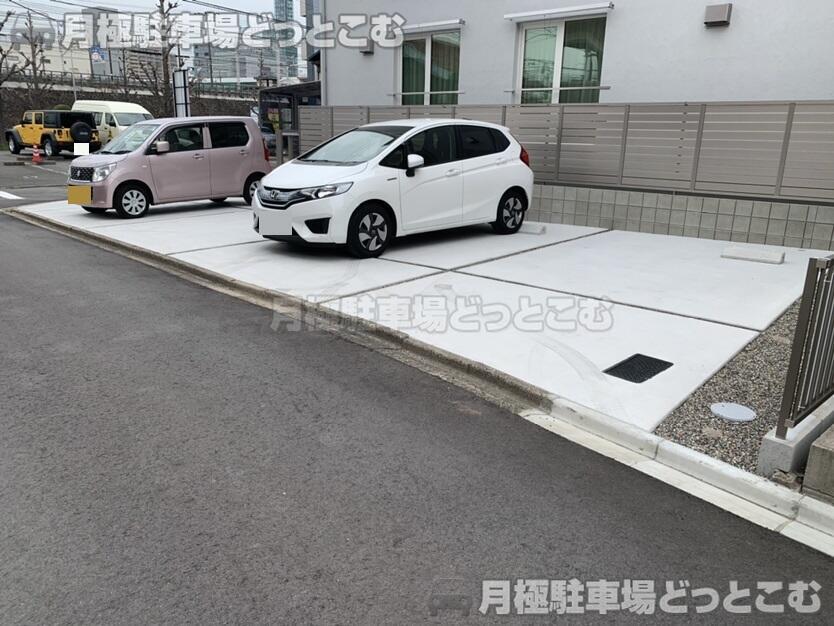 名古屋市中村区名駅南5丁目1108-1,1108-2の月極駐車場1