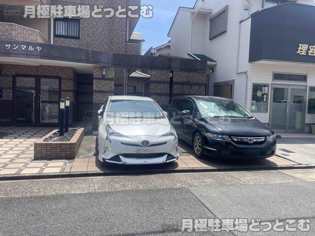 名古屋市中村区元中村町1-64の月極駐車場2