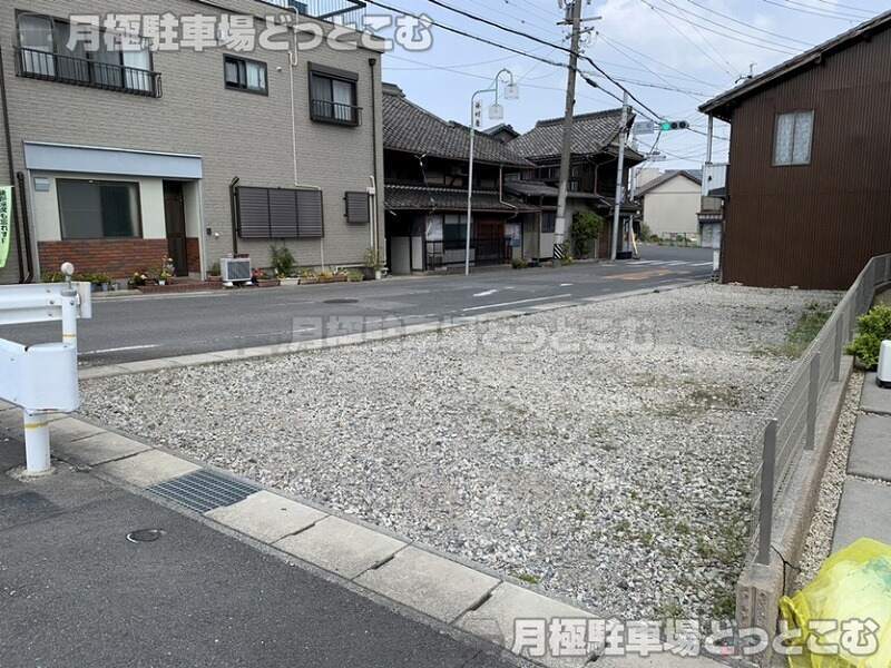 名古屋市緑区鳴海町作町28-2の月極駐車場3