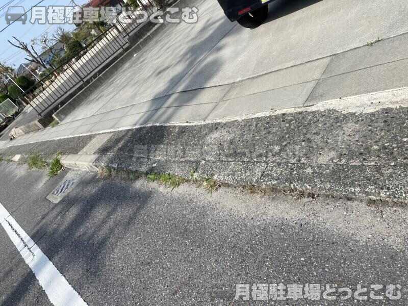 半田市成岩本町3-35の月極駐車場2