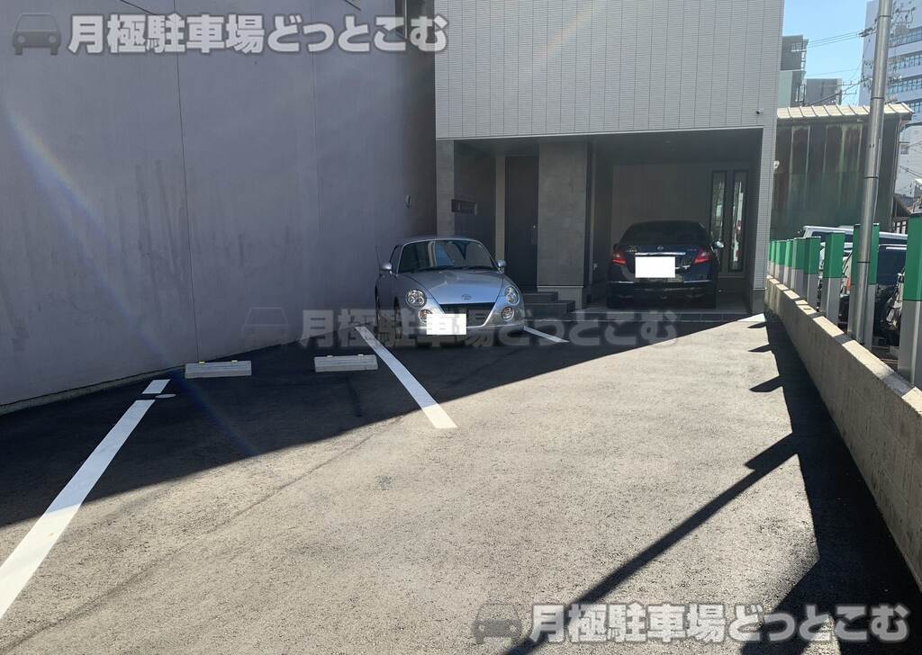 名古屋市中区新栄2丁目1302の月極駐車場3