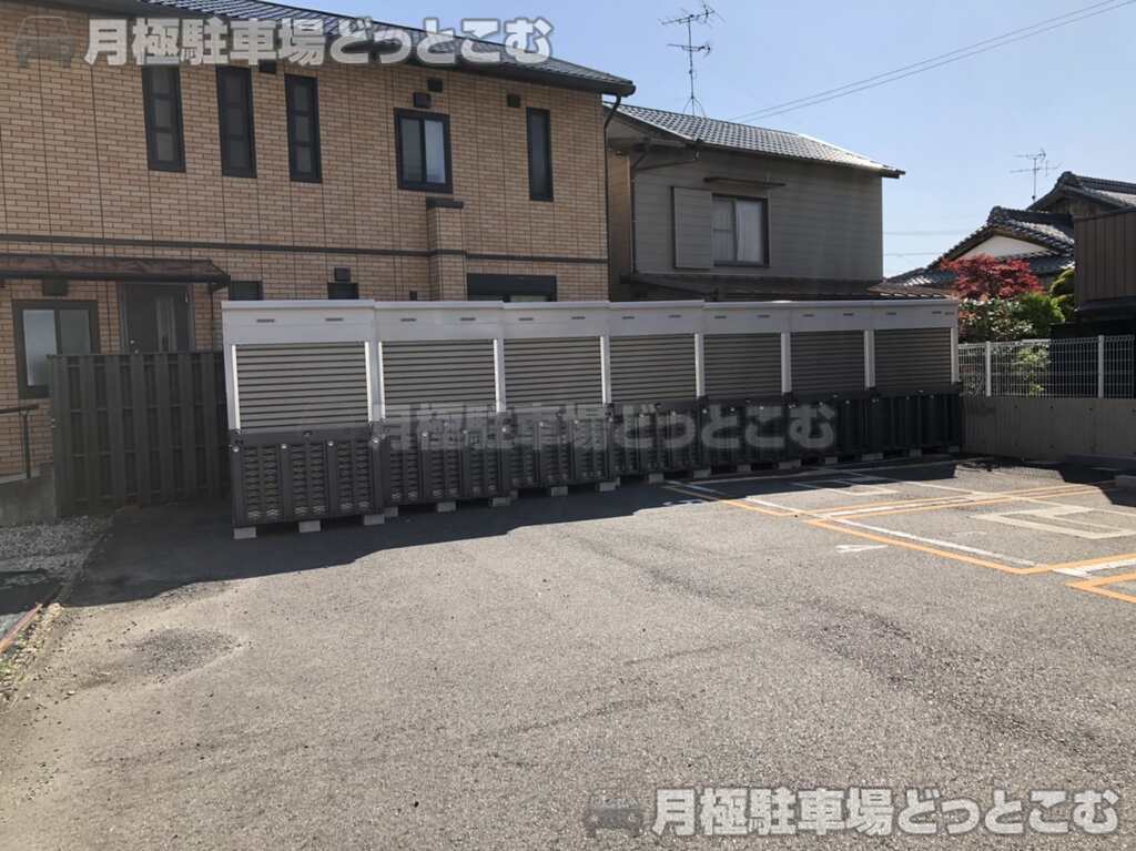 名古屋市西区上小田井1丁目23の月極駐車場2
