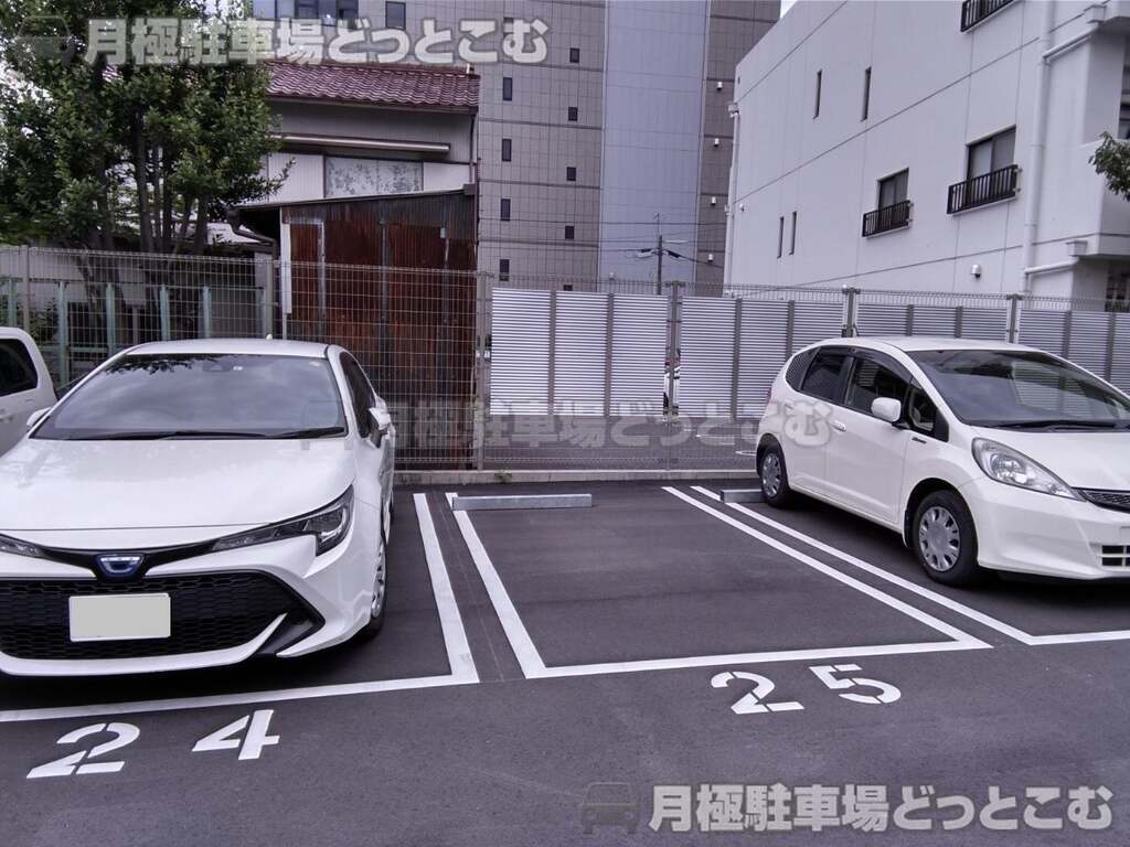 名古屋市中区富士見町109番、110番の月極駐車場2