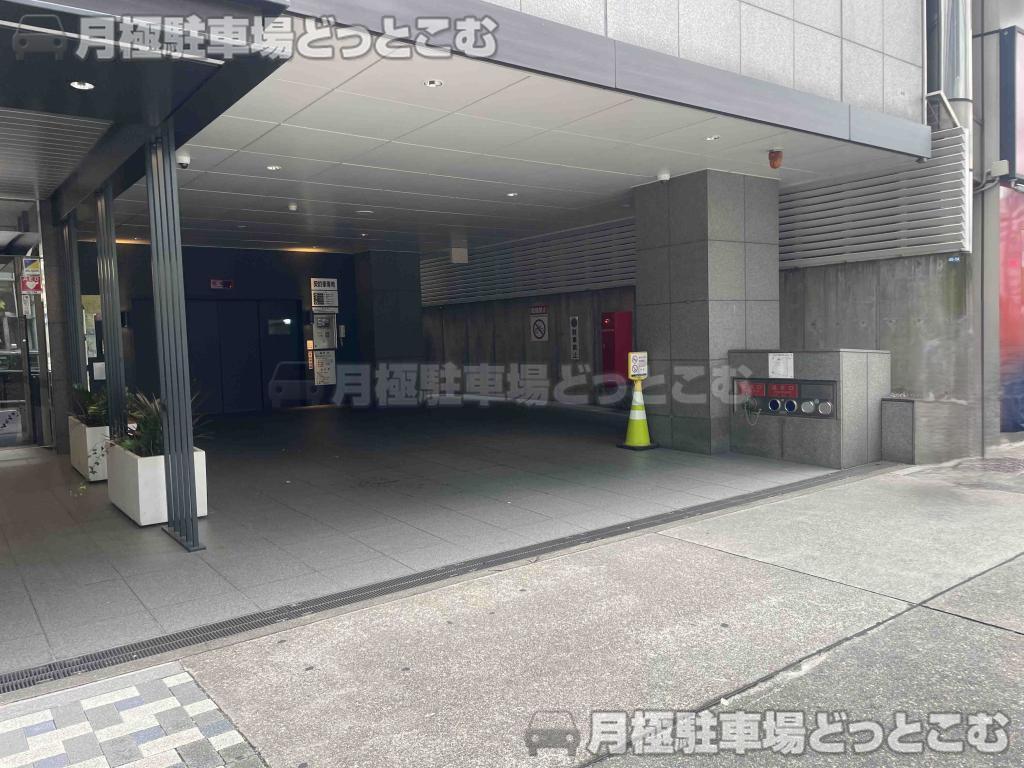 名古屋市中村区名駅2丁目45-14の月極駐車場4