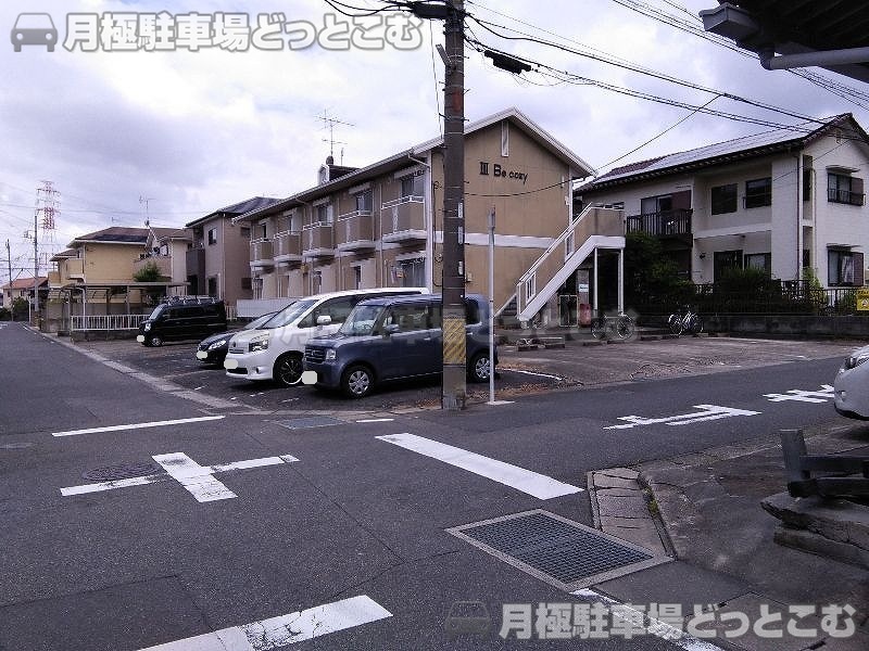刈谷市泉田町城前125の月極駐車場10