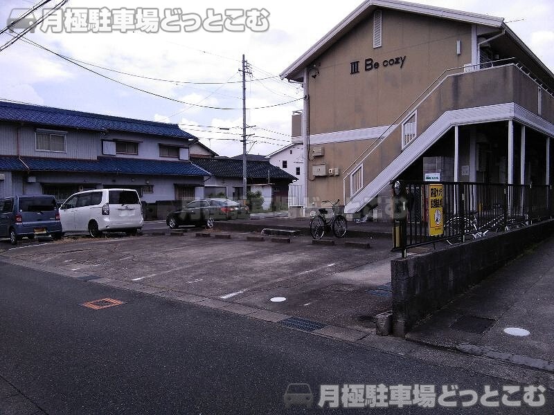刈谷市泉田町城前125の月極駐車場4