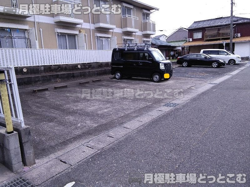 刈谷市泉田町城前125の月極駐車場6