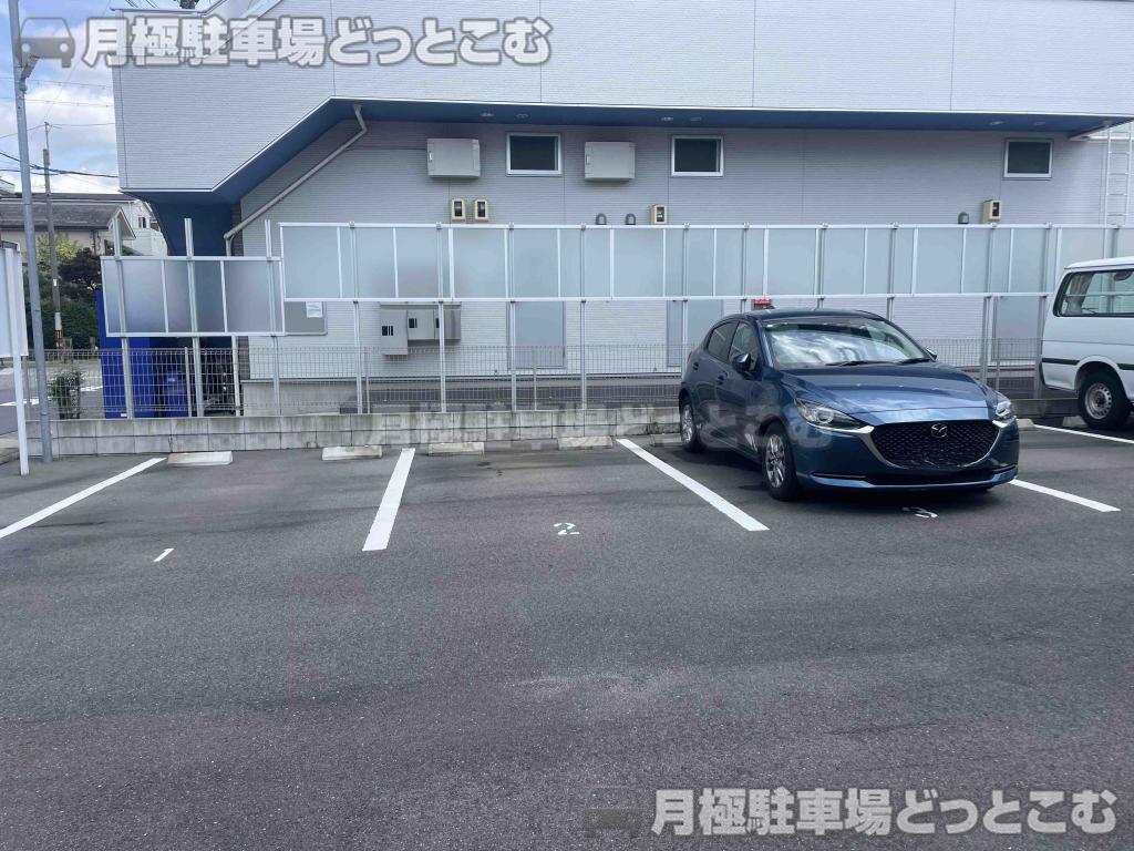 名古屋市中村区中村町5丁目61の月極駐車場2