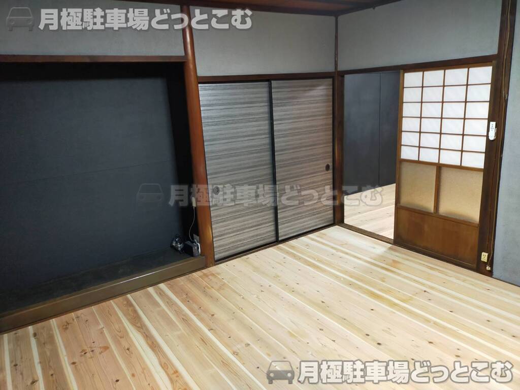 半田市亀崎町3-166の月極駐車場3