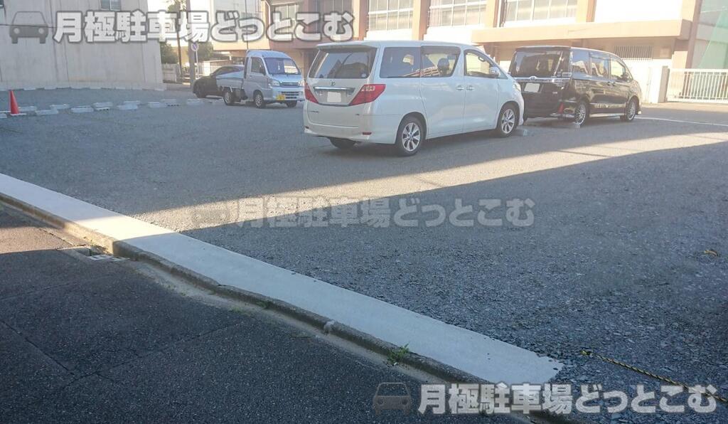 名古屋市中村区名駅南4丁目708-1の月極駐車場2