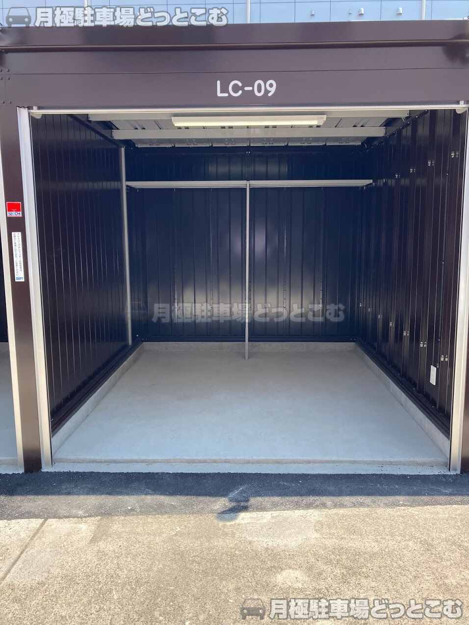 名古屋市西区栄生3丁目18-8の月極駐車場1